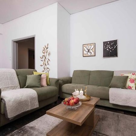 Lovely,Central, Spacious 2-Bedrooms Apartment Piraeus Exterior photo