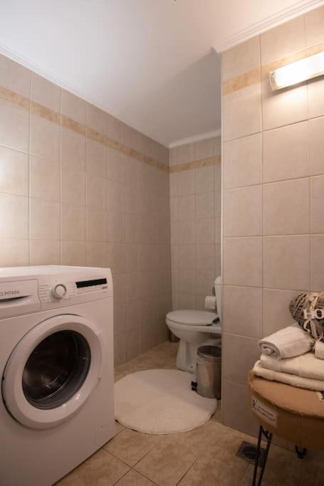 Lovely,Central, Spacious 2-Bedrooms Apartment Piraeus Exterior photo