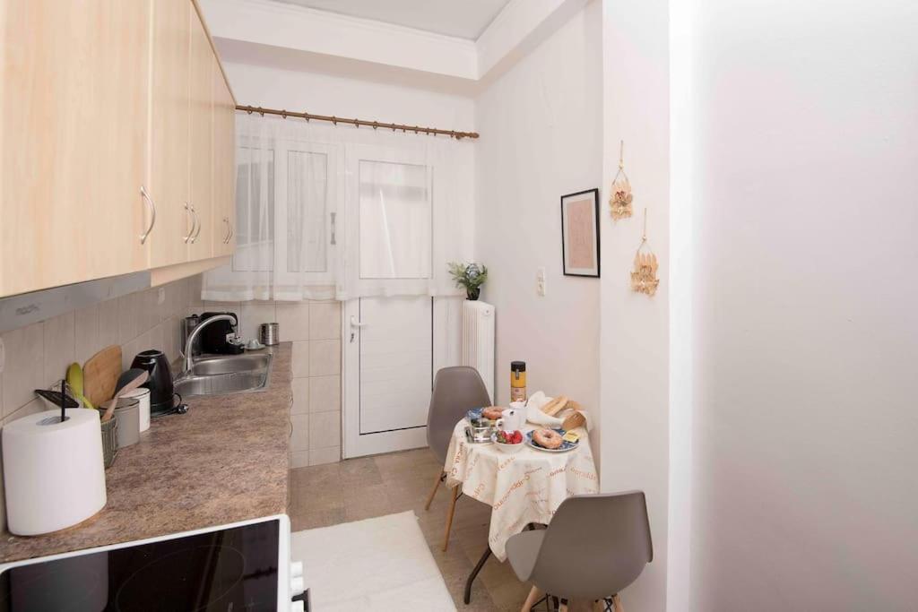 Lovely,Central, Spacious 2-Bedrooms Apartment Piraeus Exterior photo