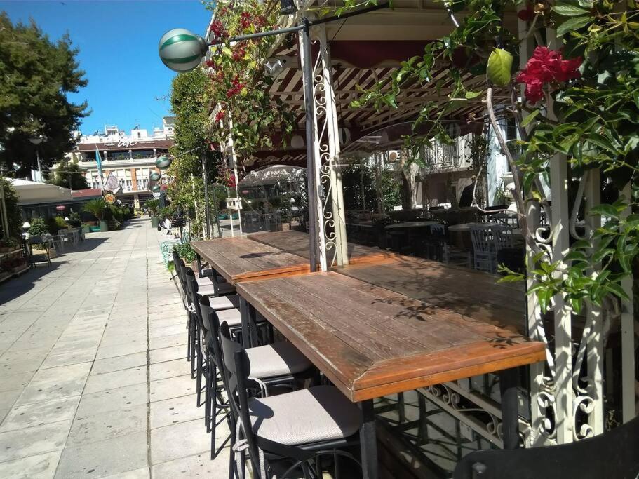 Lovely,Central, Spacious 2-Bedrooms Apartment Piraeus Exterior photo